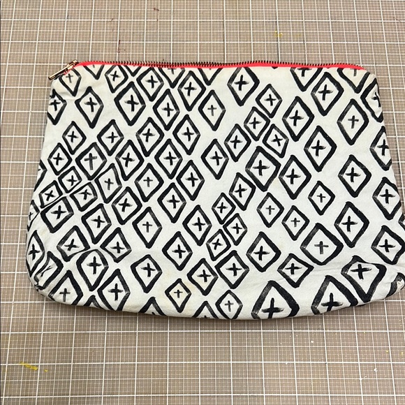 Samudra Black and White Cosmetic Bag with Geometric Design - Picture 2 of 11